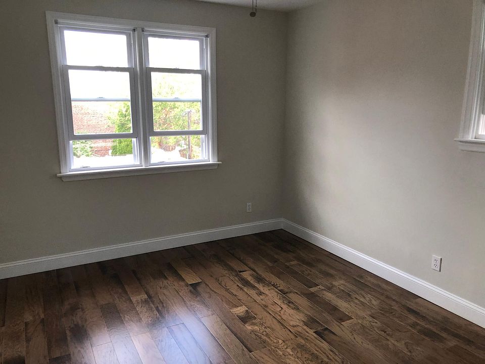 1st image of 2609 E Clementine St