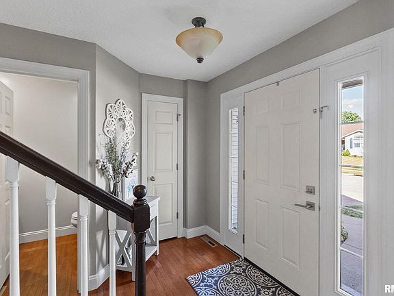 3rd image of 6726 Brookview Ln