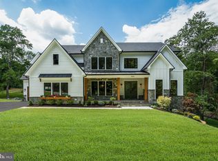 11737 Neysa Ln, Fairfax, VA 22033