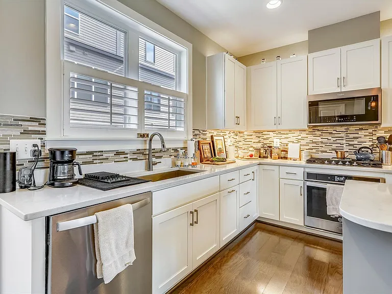 8052 Red Hook St — Photo 8