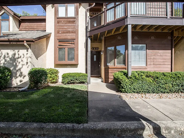 4800 Horton St — Photo 1