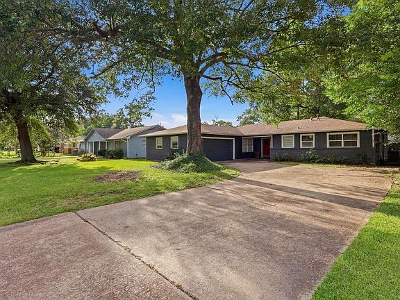 3rd image of 4620 Dellwood Ln