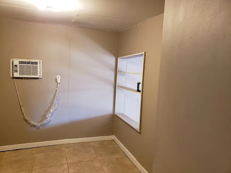 9215 S Calle Sahuaro — Photo 2