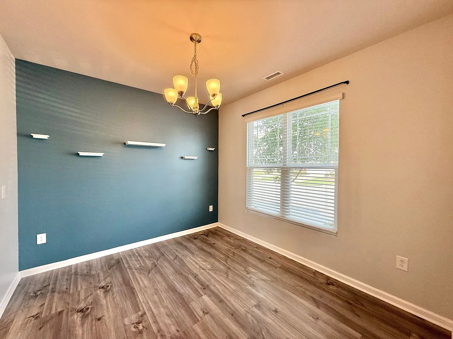**Offering Refundable Application Fees & $100 Move In Promotion** Modern 3bd, 2.5ba Clayton Townh... — Photo 3