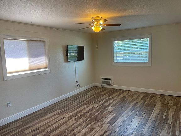4th image of 453 S Deerwood Ave