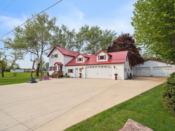 321 High St, Clintonville, WI 54929