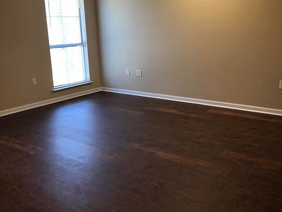 5th image of 27777 Jessica Dr