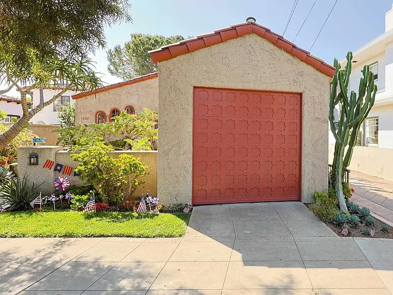 1027 Adella Ave — Photo 62