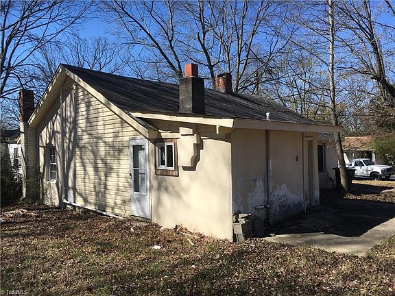 3rd image of 1204 Willard St