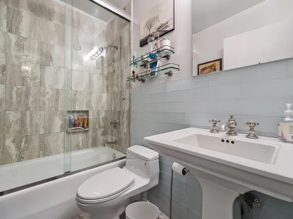 157 East 32nd Street image 9 of 13