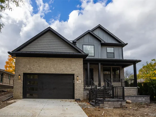 924 Carrington Dr, Northville, MI 48167