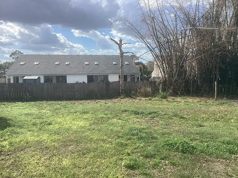 2734 Coral Reef Dr — Photo 33