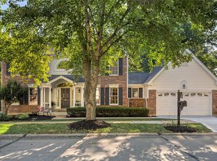 680 Carman Meadows Dr, Ballwin, MO