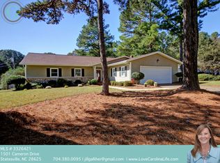1501 Cameron Dr, Statesville, NC 28625