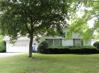 716 S 4th St, Watseka, IL 60970