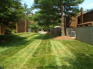17 Farmhouse Ct, Pikesville, MD 21208
