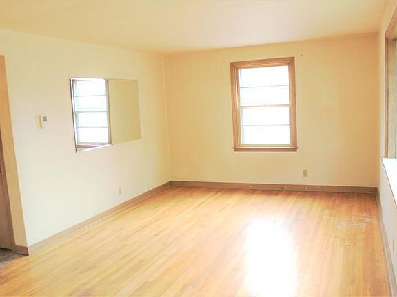2nd image of 1828 Arizona Ave