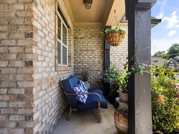 5th image of 710 Sugarberry Ln