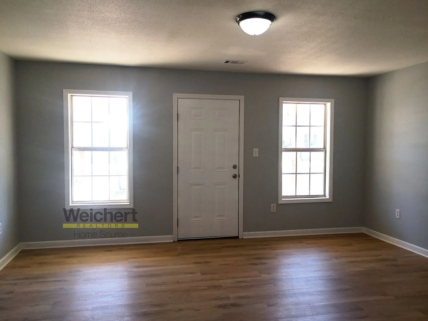 Freshly Remodeled 3BR/2BA with Carport & Spacious Backyard — Photo 2