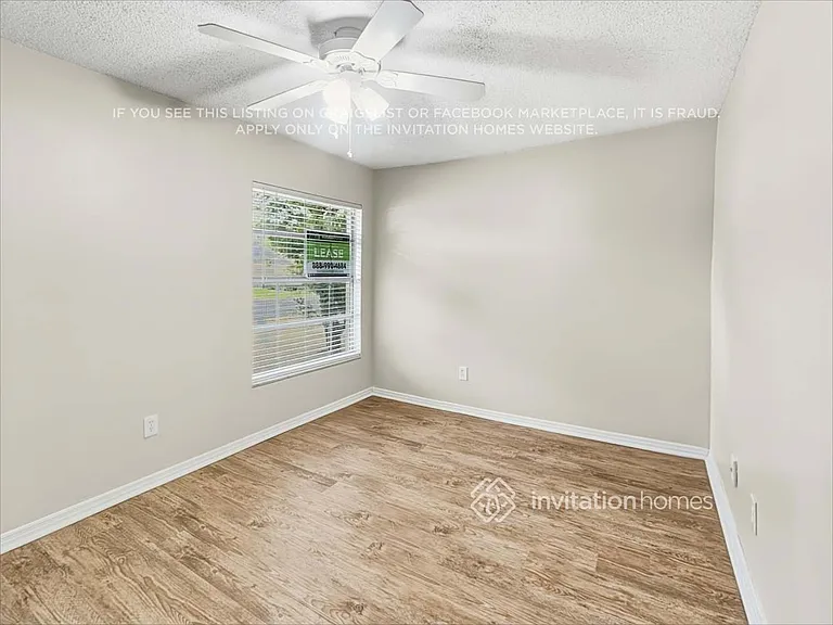 1172 La Mesa Ave — Photo 17