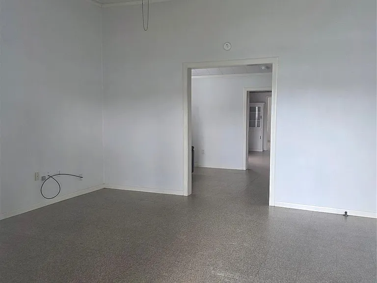 601A W Washington Ave #A — Photo 3