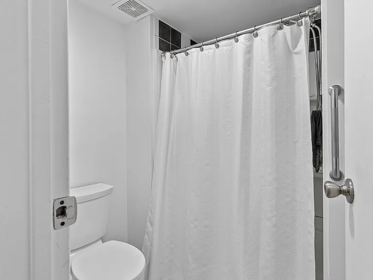 115 Leedom Way — Photo 17