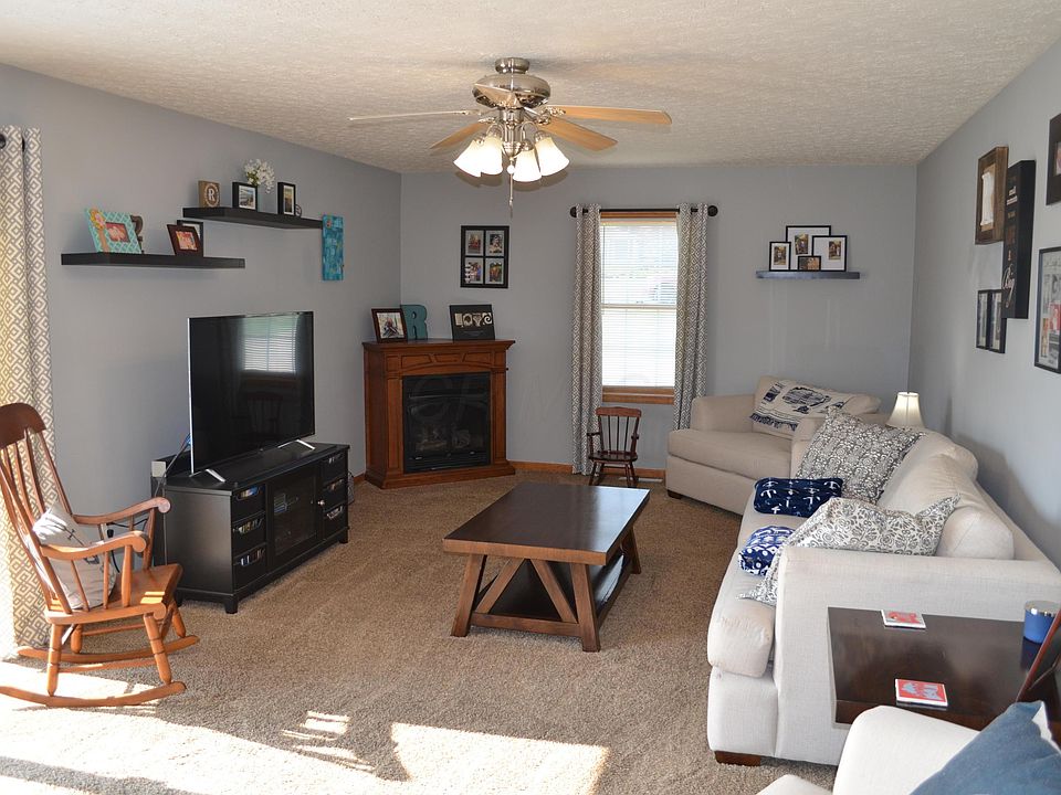 1st image of 200 Willow Way