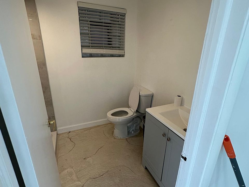 1st image of 5970 S Archer Ave