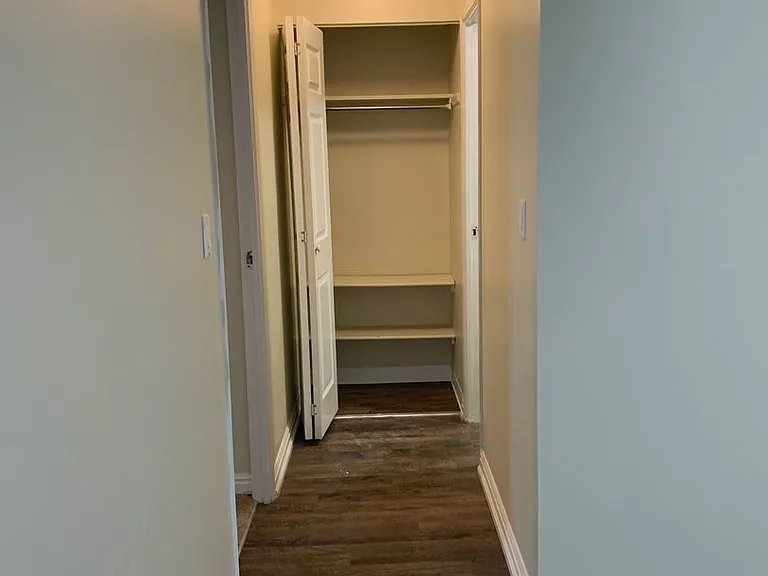 Irving Heights Apartments — Photo 73