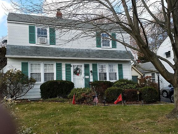 3rd image of 418 Silver Ave