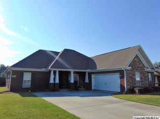 15731 Coach House Ct NW, Harvest, AL 35749