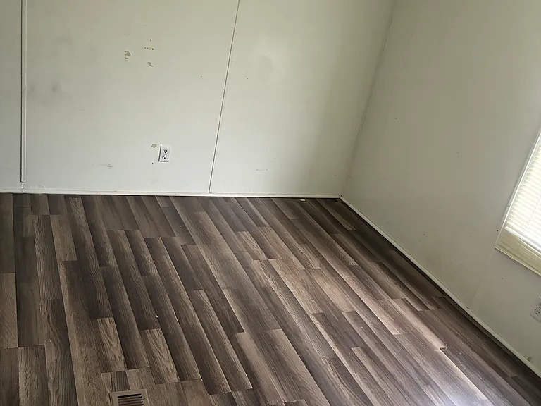 4825 Old Stone Rd #4825 — Photo 2