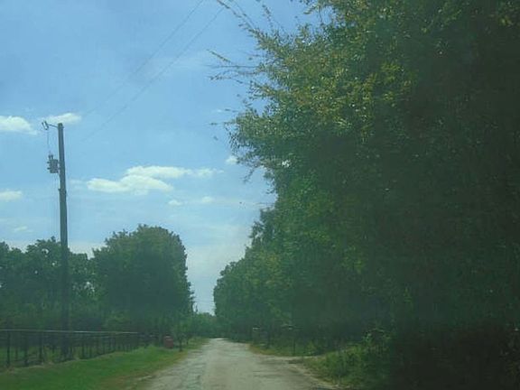 Exterior Neighborhood (street photo)