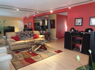 327 Callan Ave APT 1, Evanston, IL 60202