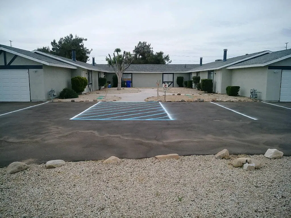 2 bed, 900 sqft, $1,600 — Photo 3