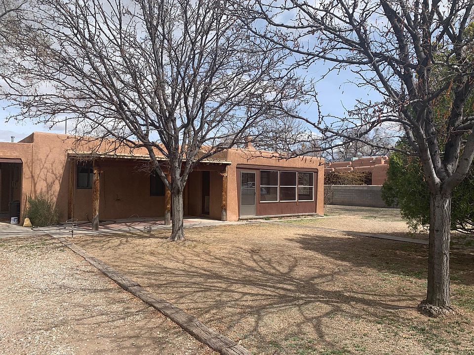 2nd image of 613 Roehl Rd NW
