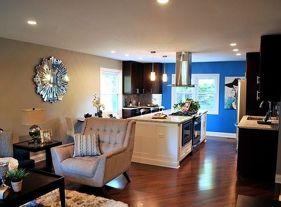 3rd image of 2921 Everglade Ave