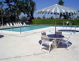 gorgeous pool /spa at clubhouse around the corner