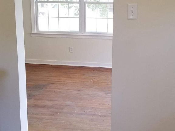 5th image of 4430 Baltimore Ave