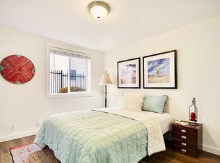 9013 16th Ave SW APT 9, Seattle, WA 98106
