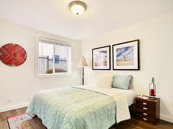 9013 16th Ave SW APT 9, Seattle, WA 98106