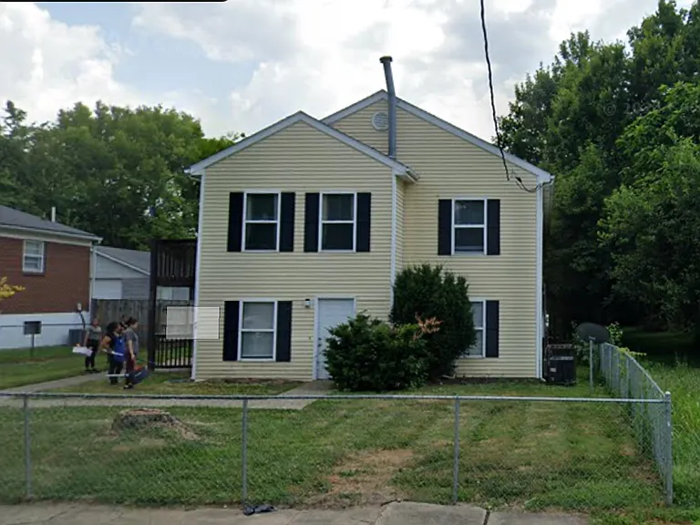 2702 W Kentucky St — Photo 1
