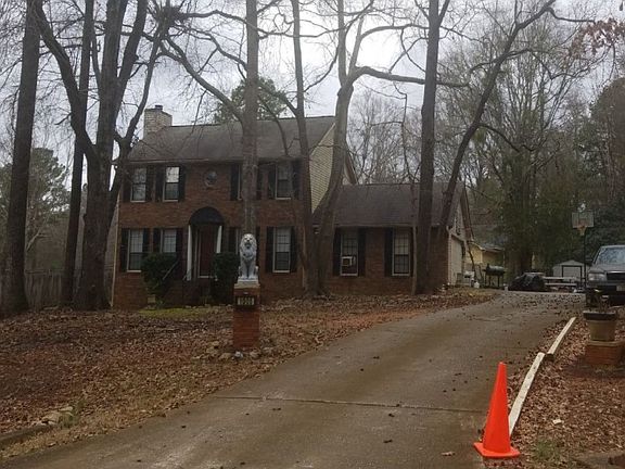 2nd image of 1005 Park Place Ln