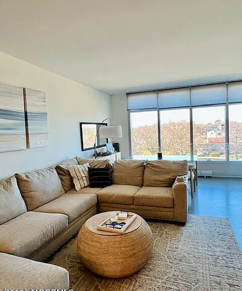 30 Melrose Ter #221 — Photo 12