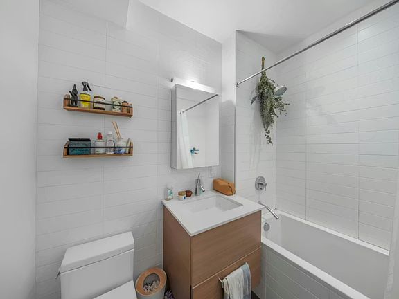 4th image of 701 Union St #1B
