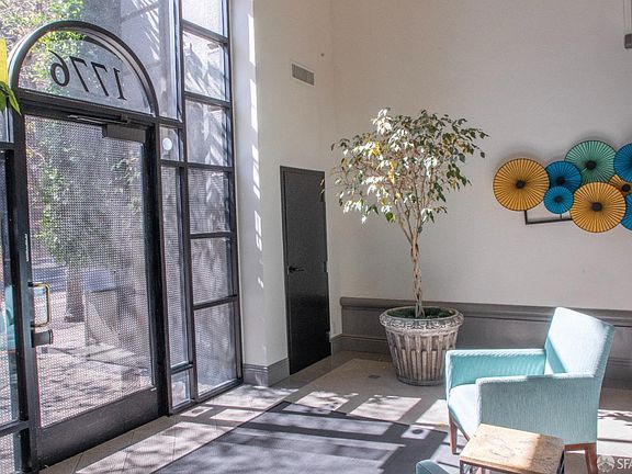 2nd image of 1776 Sacramento St APT 609