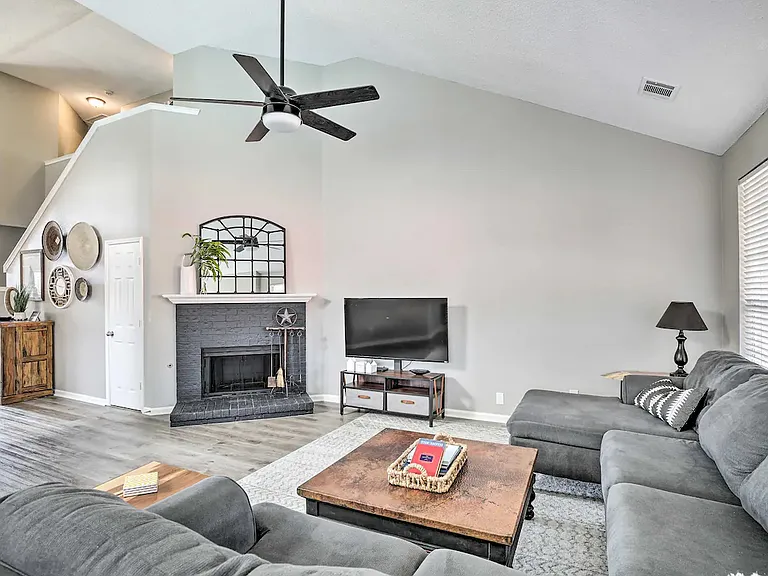 604 Grimsworth Ct — Photo 8