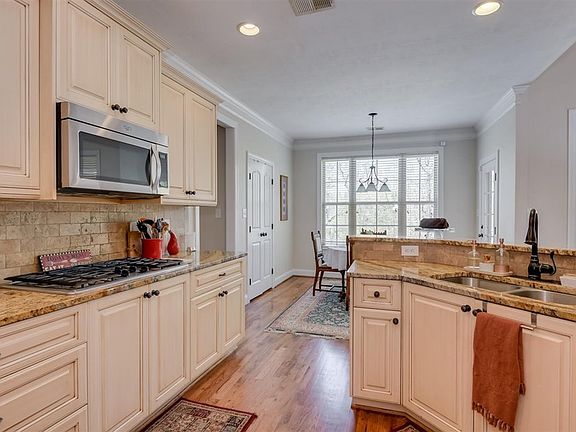 5th image of 3006 Graylyn Lakes Dr