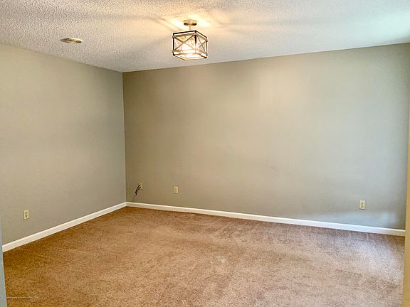 3rd image of 1253 Thames Dr