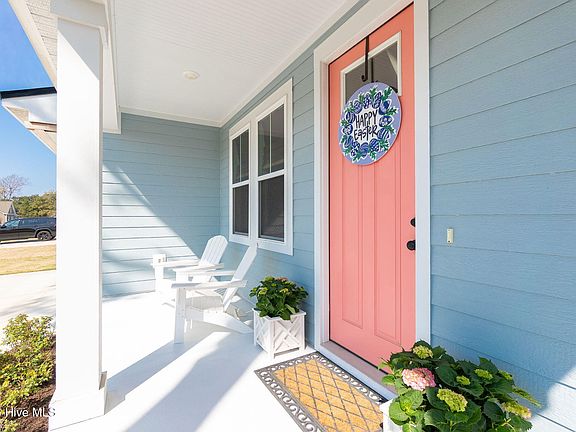 3rd image of 303 Seafarer Street
